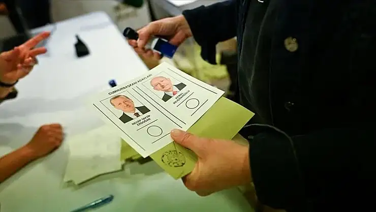 Yurt dışında ve gümrüklerde, sadece kayıtlı olanlar oy kullanabiliyor