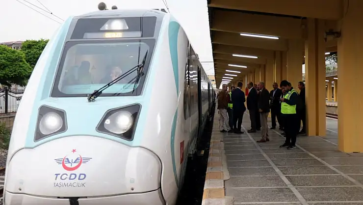 Milli Elektrikli Tren seferlere başladı