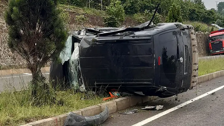 Ordu'da yolcu otobüsü ile hafif ticari aracın çarpıştığı kaza kamerada
