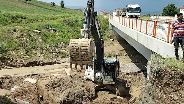 Samsun'un Vezirköprü ilçesinde selin ardından hasar tespit çalışması yürütülüyor