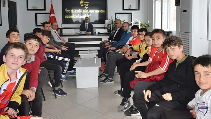 Yakakentli küçük sporcuların voleybol başarısı