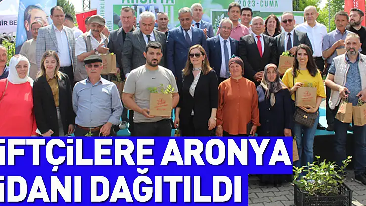 Çiftçilere Aronya Fidanı Dağıtıldı