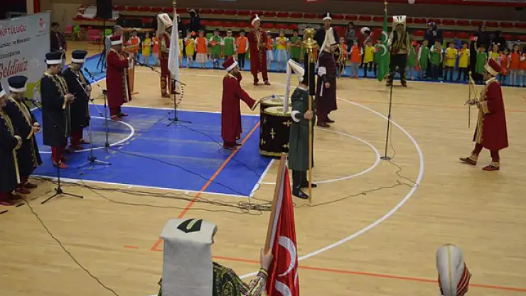 4-6 yaş Kur'an kurslarının 10. yılına mehterli kutlama