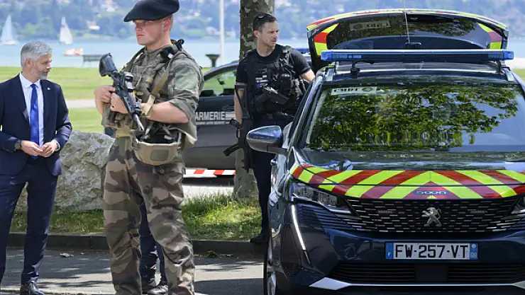 Fransa'da parkta bıçaklanan 4 çocuktan 2'sinin durumu kritik