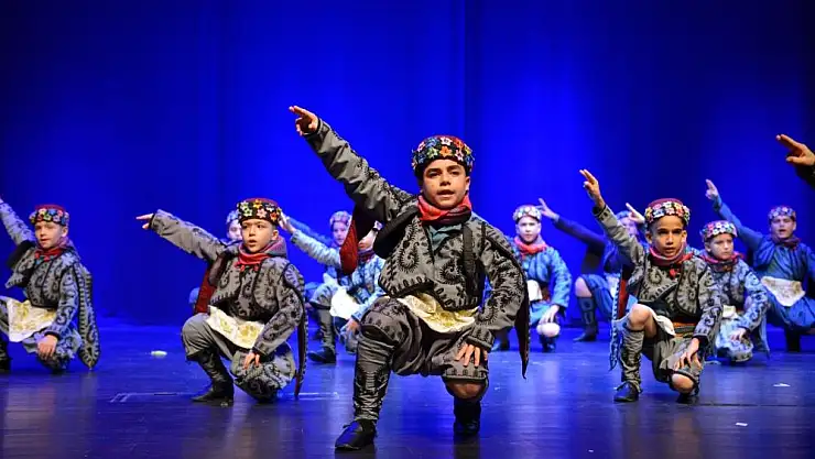 Kurtuluş hikayesi halk danslarıyla anlatıldı