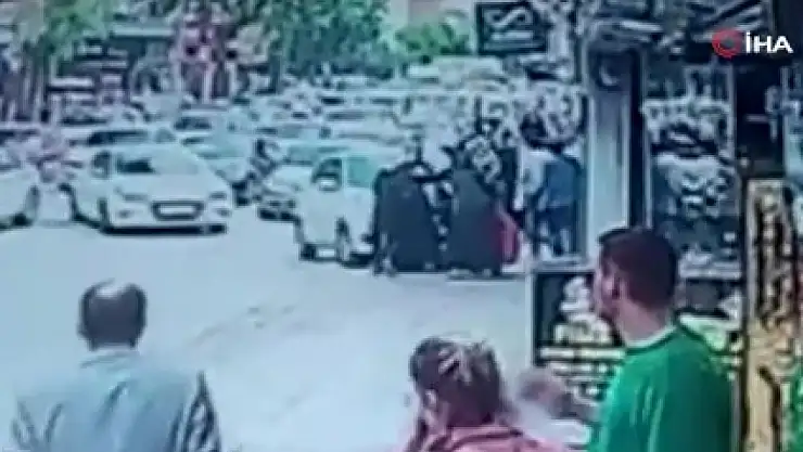 Fren yerine gaza basınca 7 kişiyi yaraladı