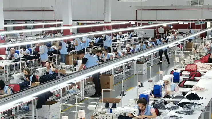 Ücretli çalışan sayısı yıllık yüzde 3,7 arttı