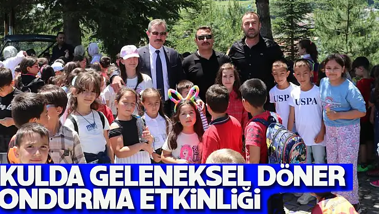 Okulda geleneksel döner ve dondurma etkinliği