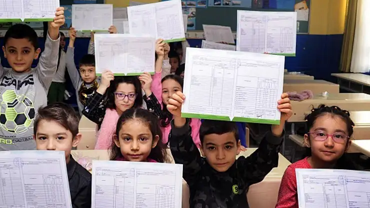 19 milyon öğrenci yarın karne alacak