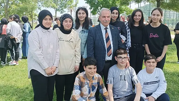 Başkan Demirtaş'tan öğrencilere sürpriz veda pikniği