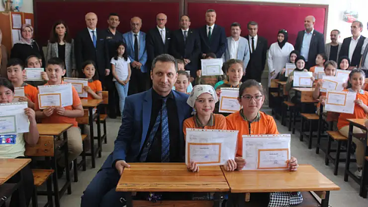 Bafra'da 23 bin 305 öğrenci karne aldı