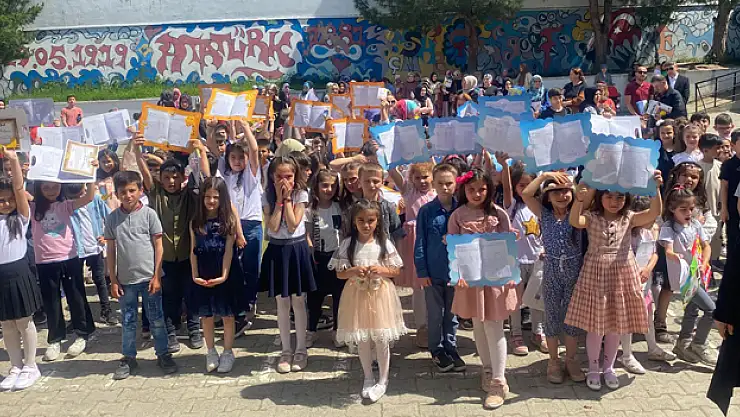 Asarcık'ta öğrencilere karneleri verildi