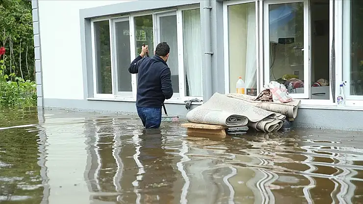 Fatsa'da sağanak su baskınlarına neden oldu