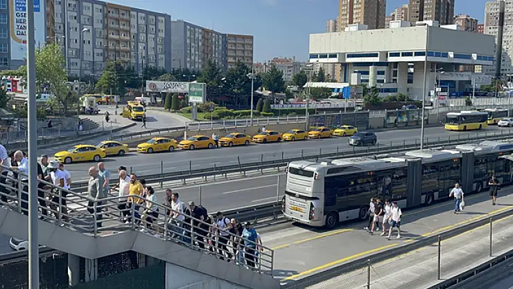 İstanbul sıra dışı bir pazartesiye uyandı