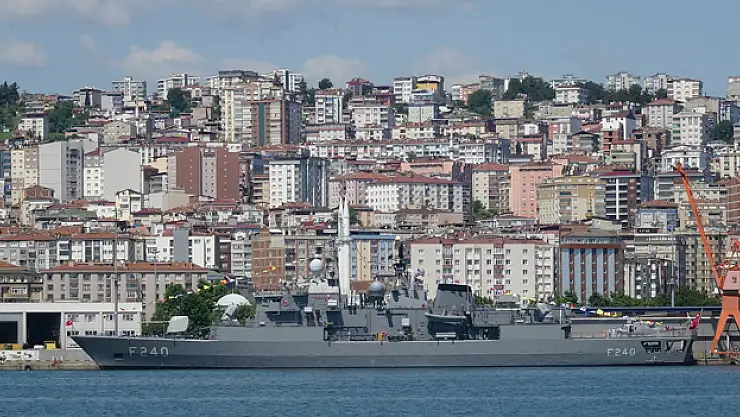 TCG YAVUZ Askeri Gemisi Samsun'da ziyaretçilerini ağırlıyor