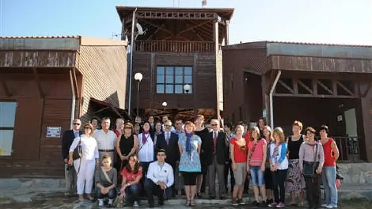Avrupalı Gençler Kuş Cenneti'nde