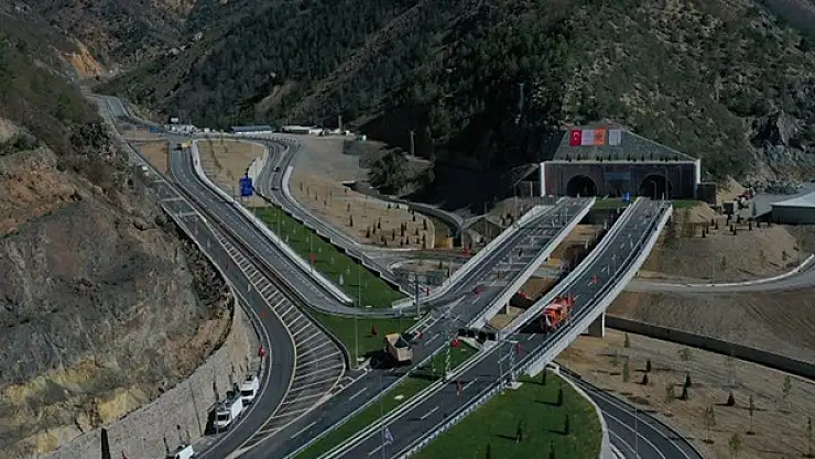 Yeni Zigana Tüneli'nden 1,5 ayda 251 bin araç geçti