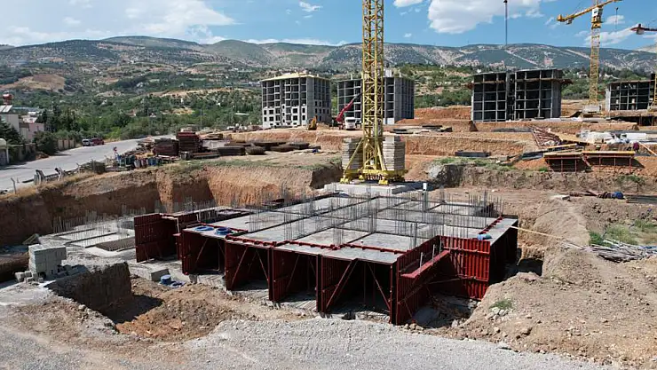 Depremzedelerin konutları hızla yükseliyor, örnek daireler ortaya çıkıyor