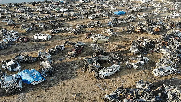 Enkazdan çıkarılan araçların akıbeti belli oldu