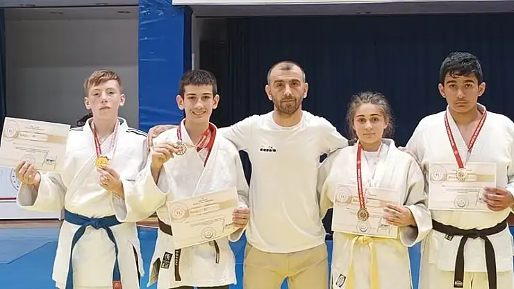 İlkadımlı sporcular Bolu'dan 4 birincilikle döndü