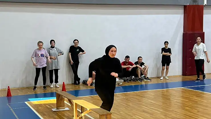 Sandıkçı: 'Gençlerimizin yanındayız'