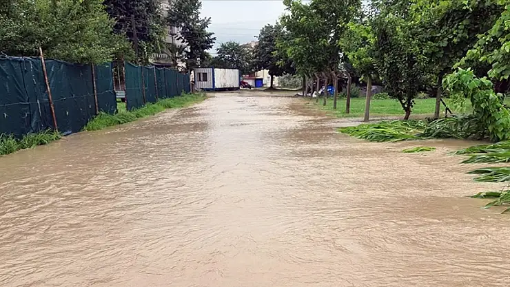 AFAD'dan 11 il için 'turuncu kod'lu sağanak uyarısı