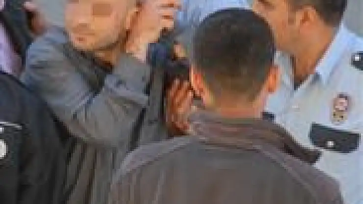 Parkta lise öğrencisini vurdu