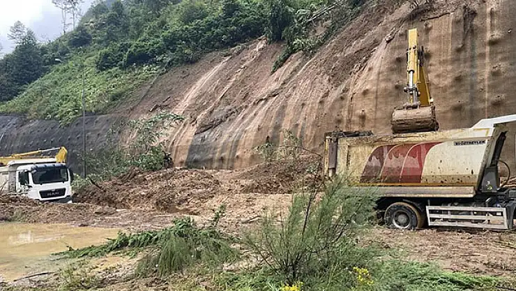 Heyelan nedeniyle kapatılan Anadolu Otoyolu'nda çalışmalar başlatıldı