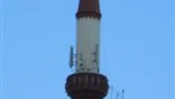 Cami minaresinde ki Baz İstasyonu hayret ettirdi
