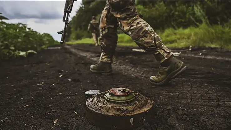 Ukrayna ordusu Donetsk bölgesinde mayın temizleme çalışmalarını sürdürüyor