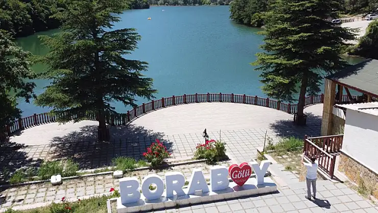 Boraboy Gölü'ne ziyaretçi akını