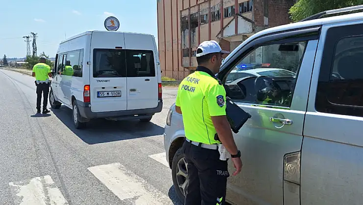 Samsun'da trafik ekipleri denetim gerçekleştirdi