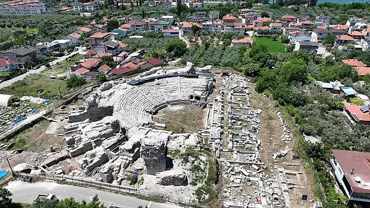 İznik Roma Tiyatrosu turizme kazandırılıyor