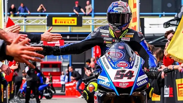 Toprak Razgatlıoğlu, İtalya'da ikinci olarak kariyerinin 100. podyumuna ulaştı