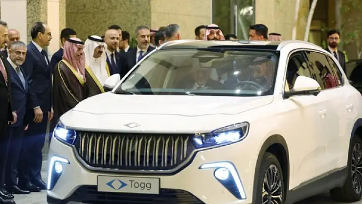 Cumhurbaşkanı Erdoğan Suudi Arabistan Veliaht Prensi Selman'a Togg hediye etti