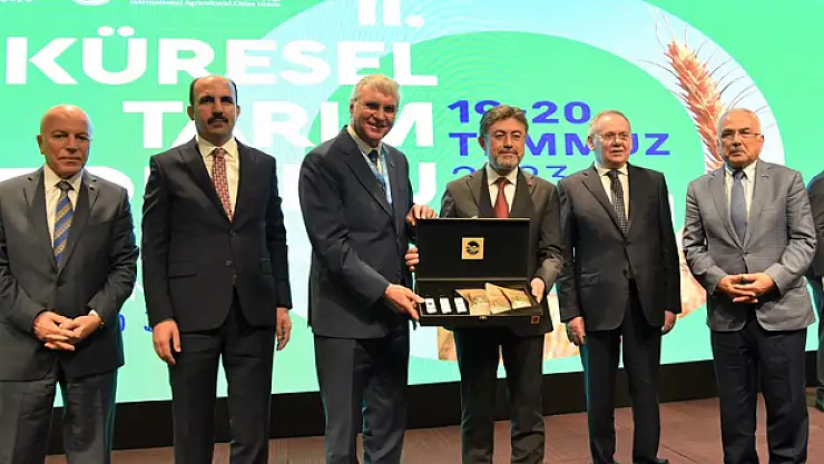 Başkan Sekmen küresel tarım forumunda konuştu