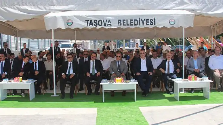 Taşova Tarım Kredi Kooperatifi hizmet binası ve marketi törenle hizmete girdi.