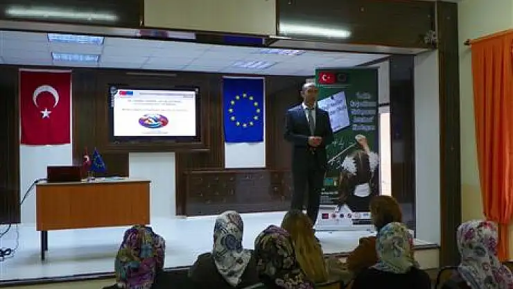 'Bilinçli Nesiller İçin Kızlar Okula'