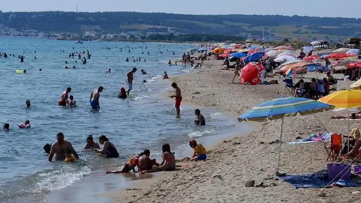 Sabahın erken saatlerinde akın ediyorlar: Sahillerde sıcak hava yoğunluğu