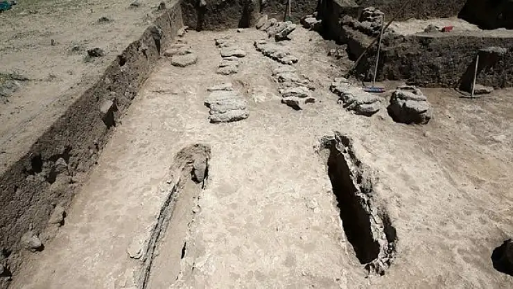 Malazgirt Savaşı alanının tespiti için yapılan kazıda 15 mezar açıldı