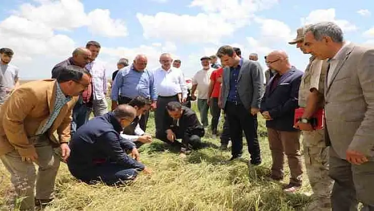Vali Öksüz, selden zarar gören köylerde incelemelerde bulundu