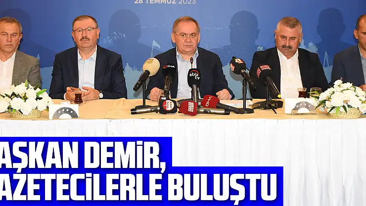 Samsun Büyükşehir Belediye Başkanı Demir, gazetecilerle buluştu
