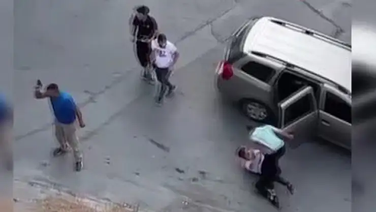 Gaziosmanpaşa'da husumetli oldukları kişiye 4 kişi birden saldırdı