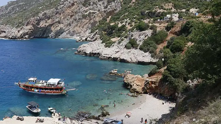 Gizli cennet Karamağara kendine hayran bırakıyor