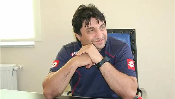 İsa Turan Çarşambaspor' da 8 futbolcuyu gönderiyor