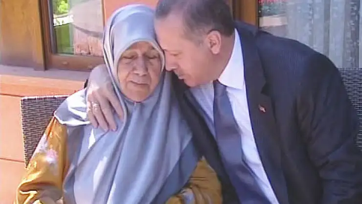 Başbakan'ın annesi vefat etti