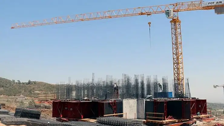 Hatay'da inşasına başlanan 30 bin 749 kalıcı konutta çalışmalar sürüyor