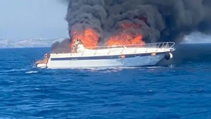 Bodrum'da milyon dolarlık tekne alev topuna döndü