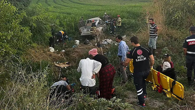 Karacabey'de feci kaza: 3 ölü, 11 yaralı