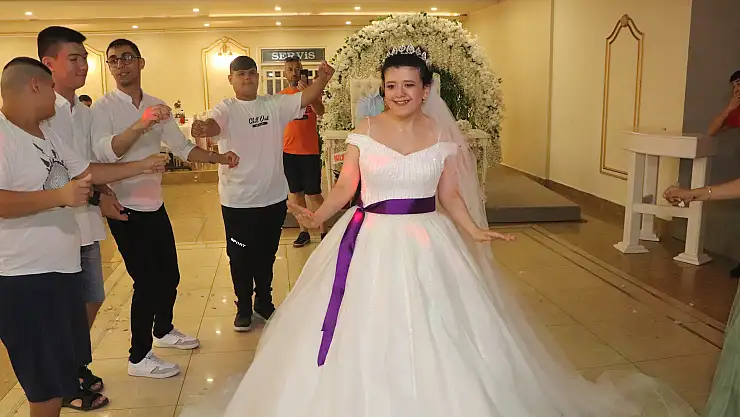 Epilepsi hastası Ayşe'ye damatsız düğün